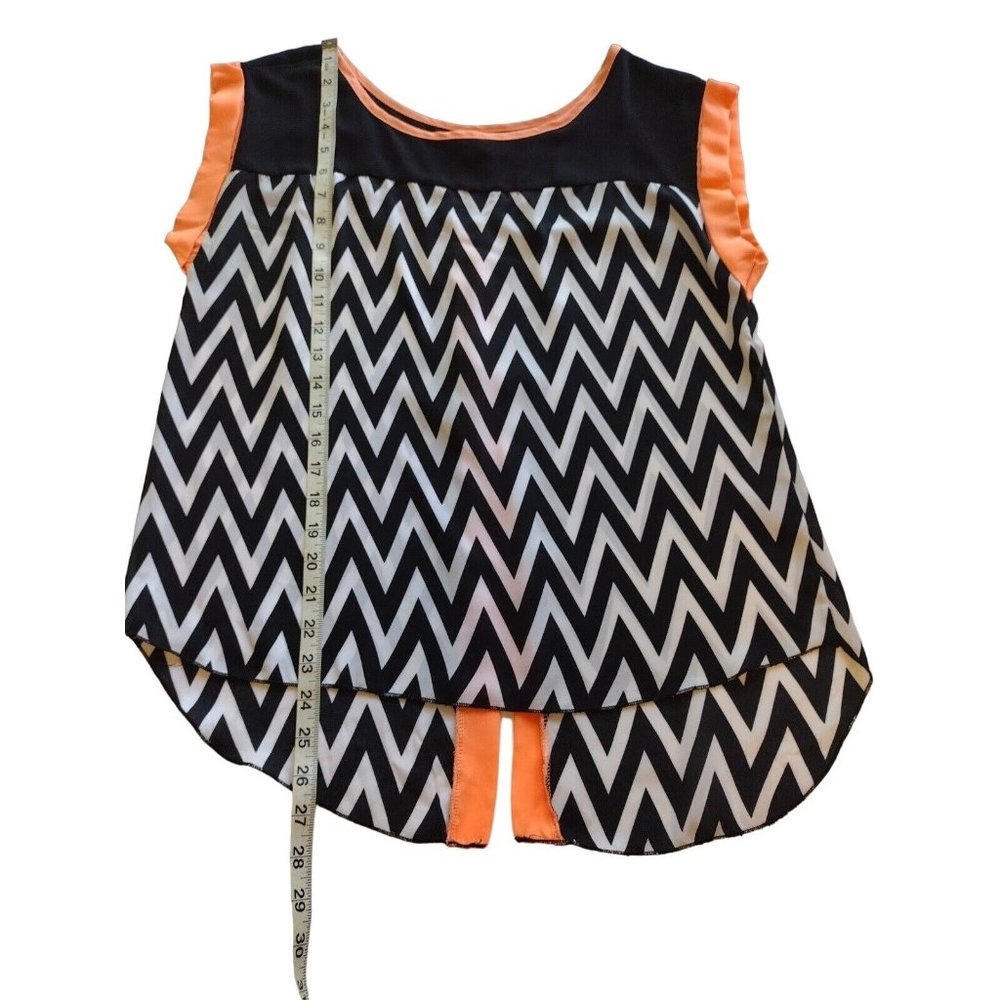 Absolute Angel Top Medium Rolled Cuff Open Back Zigzag Semi Sheer - Picture 5 of 10
